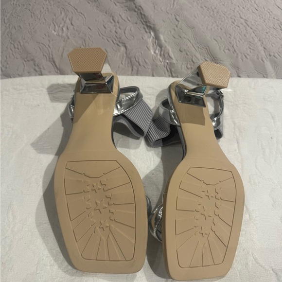 Elegant Silver Women's Heels-Syztsho Sandals - NWT - Picture 10 of 12